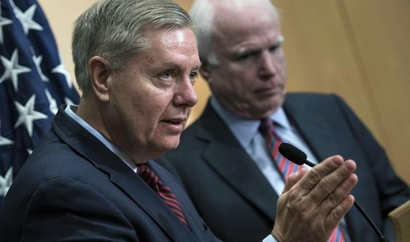 Senatorët Lindsey Graham  dhe John McCain