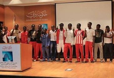 23 lojtarë afrikanë nga Kameruni, bashkë me trajnerin, udhëheqësinë,  e përqafuan Islamin në Dubai.