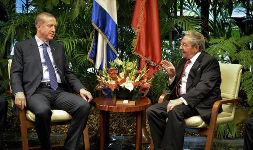 Kryetari i Turqisë, Rexhep Tajip Erdogan bisedon me kryetarin e Kubës, Raul Castro