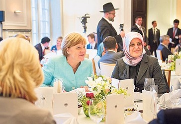 Kancelarja gjermane,  Angela Merkel gjatë iftarit në Berlin, Gjermani