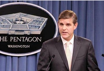 Ministri amerikan i Mbrojtjes,  Ashton Carter në një konferencë shtypi