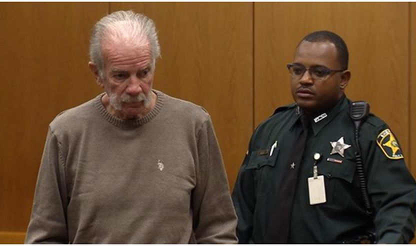 Pastori amerikan anti-Islam, Terry Jones, ai që dogji Kur’anin
