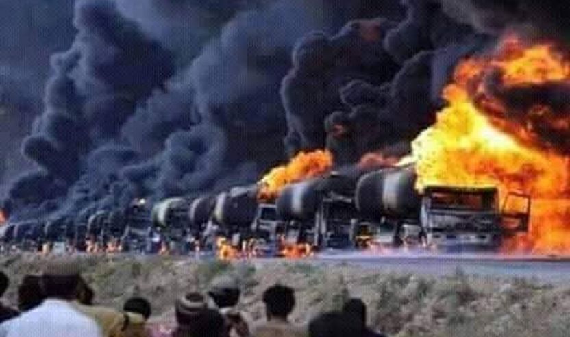 Rusia bombarduan një autokolonë të naftës ISIS
