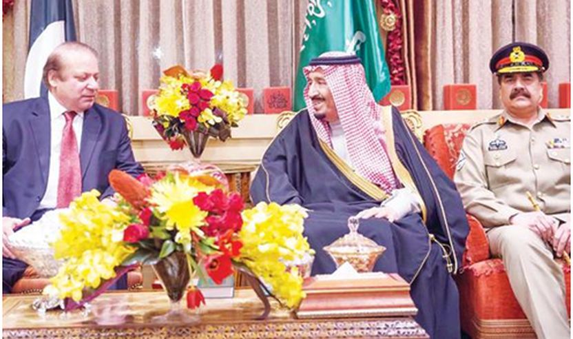 Kujdestari i Dy Xhamive të Shenjta, Mbretit Selman në takim me Kryeministrin e Pakistanit, Nawaz Sharif dhe shefin e ushtrisë pakistaneze gjeneralin Rahil Sharif në Rijad të hënën.
