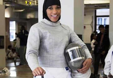 Atletja e parë amerikane muslimane, që merrë pjesë në Olimpiadë me shami