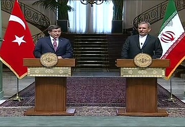 Kryeministri  i Turqisë, Ahmet Davutoglu  dhe nënkryetari i Iranit, Eshak Xhehangiri.
