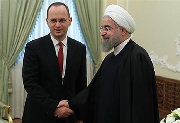 Presidenti iranian, Hassan Rouhani dhe Ministri i Jashtëm i Shqipërisë, Ditmir Bushati u takuan në Teheran më 15 janar 2017. (Foto e mundësuar nga IRNA)