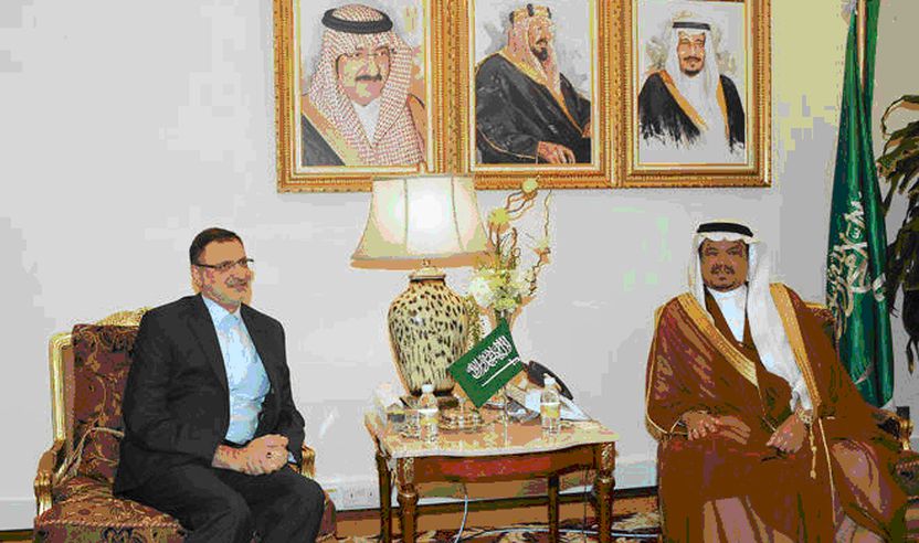 Ministri i Haxhit dhe Umres, i Arabisë Saudite, Muhammed Benten me Kryetarin e Organizatës së Haxhit të Iranit, Hamid Muhammedi, majtas. 