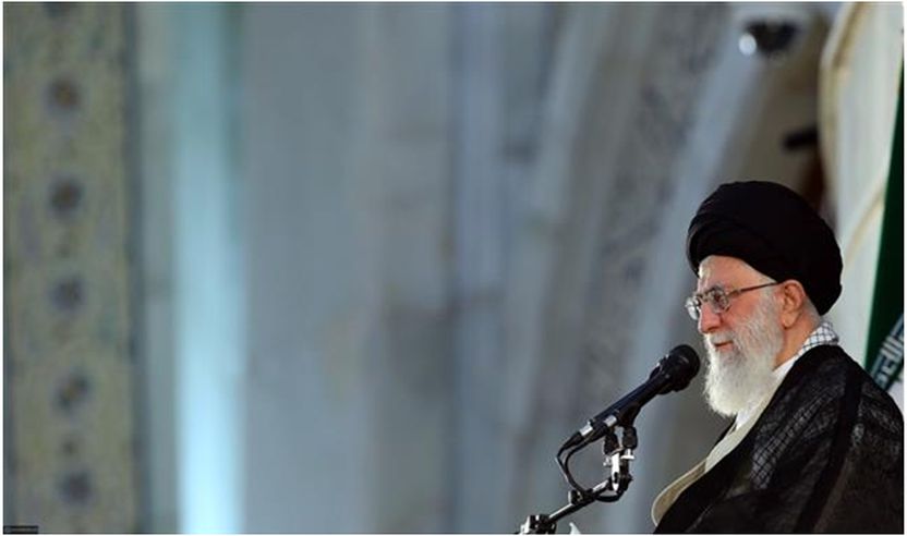 Udhëheqësi i Revolucionit Islamik, Ajetullah Sejjid Ali Hamenei i është drejtuar mijëra iranianëve nga rradhët e popullit dhe zyrtarëve të shtetit të mbledhur në muzeumin e krijuesit të Republikës Islamike të Iranit, Imam Humeinit në Teheran më 4 qershor të vitit 2018, gjatë përkujtimit të përvjetorit të 29 të vdekjes së të ndjerit. (foto e mundësuar ngakhamenei.ir)