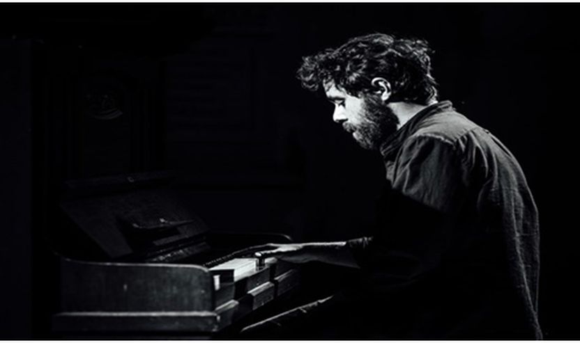 Pianisti dhe kompozitori i njohur italian Federiko Albanese 